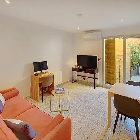 - Charmant Deux Pieces Avec Patio Apartment